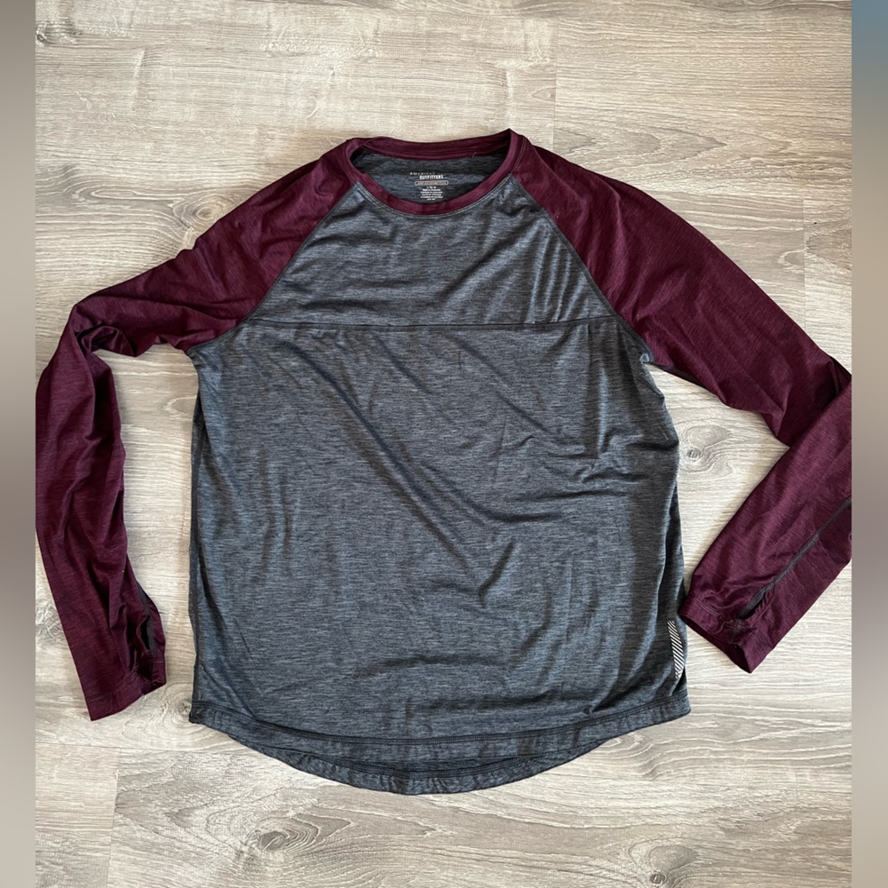 American Eagle Outfitters Men’s Long Sleeve Activewear Shirt Sizes: L, M